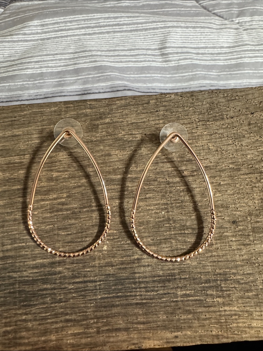 Rose Gold Teardrop Hoop Earrings - Women's Fashion Jewelry